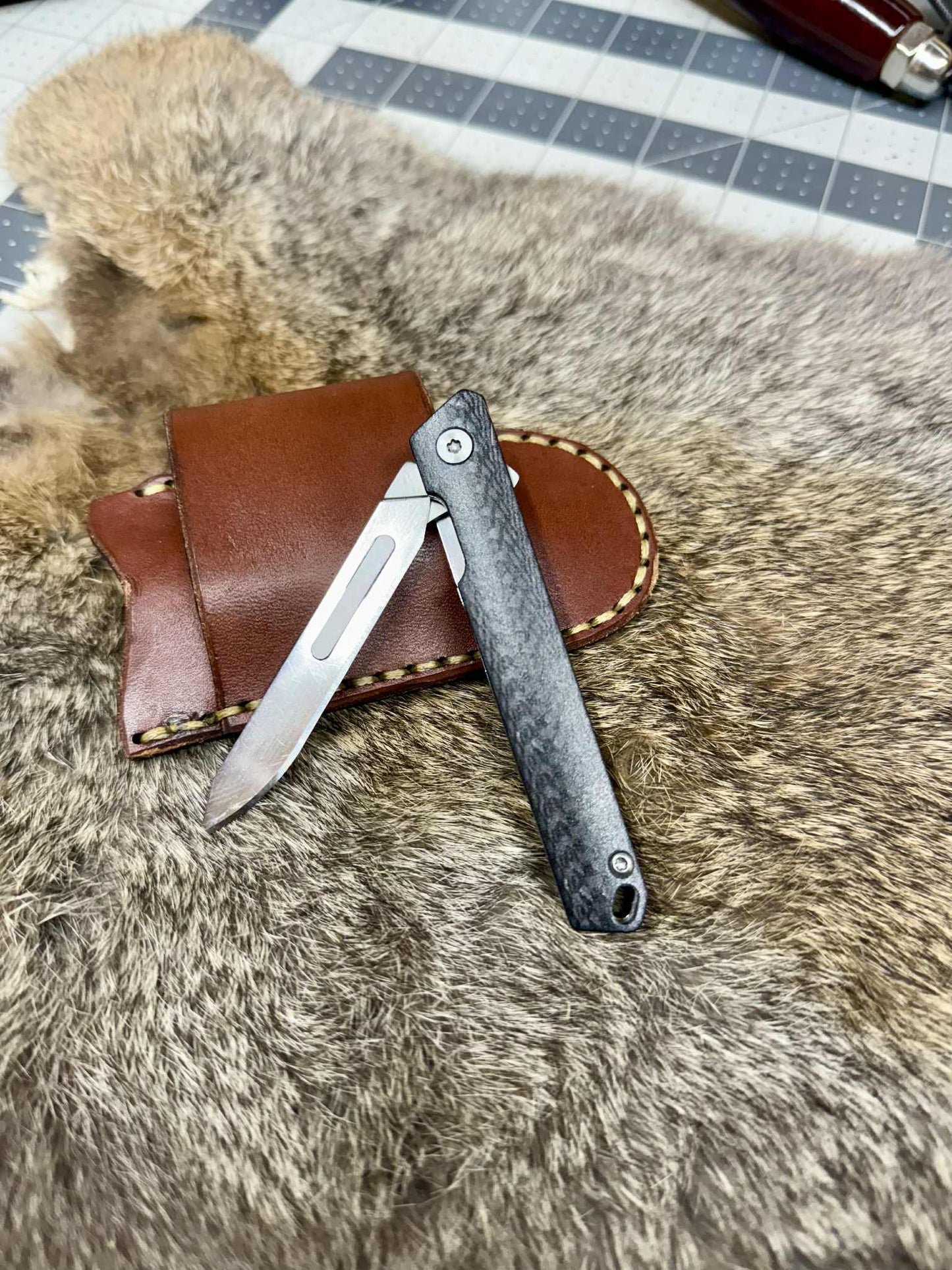 Knife Pancake Sheath 90 Degree "Basket Weave"